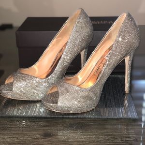 Badgley Mischka silver glitter sparkly heels sz 8